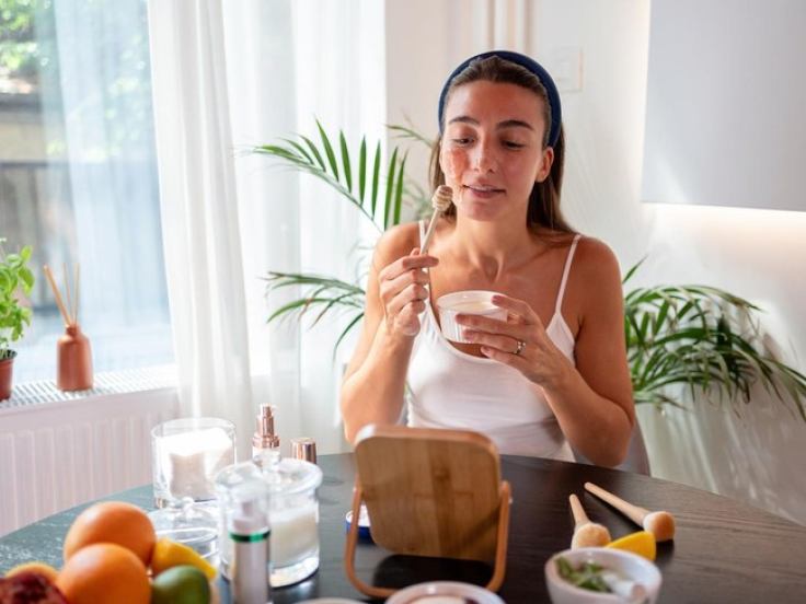 Gambar Apakah Madu Bisa Menghilangkan Bekas Jerawat ? Begini Kata Pakar